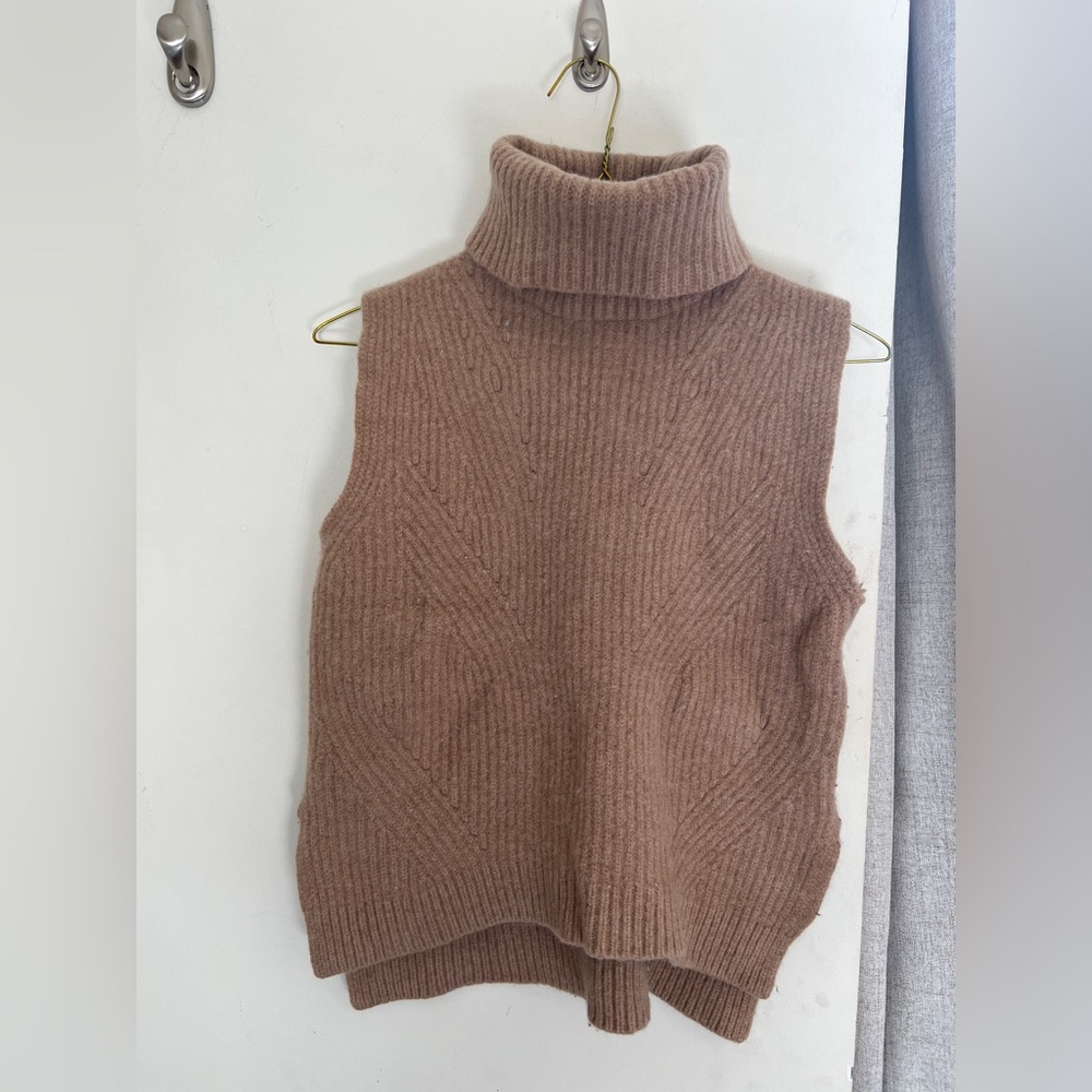 Madewell sleeveless turtleneck sweater